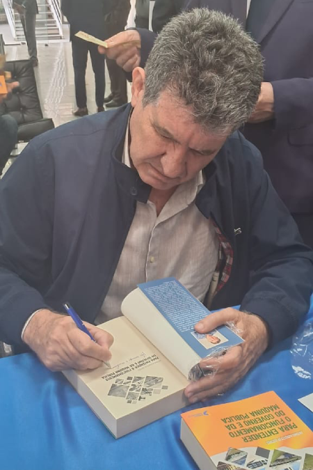 ToninhoAutografando