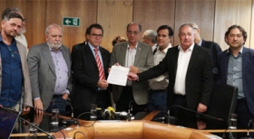 Para as centrais, salário mínimo deve subir 2,4% ao ano