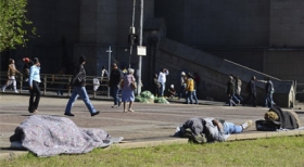 A morte pelo frio caminha pelas ruas da miséria