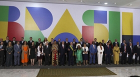 Privatizações em andamento são revogadas pelo presidente Lula