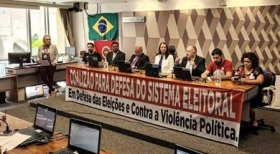 Centrais participam de ato no Senado
