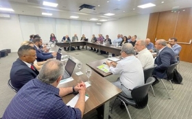 Centrais e entidades patronais se reúnem para discutir mudanças no sistema sindical